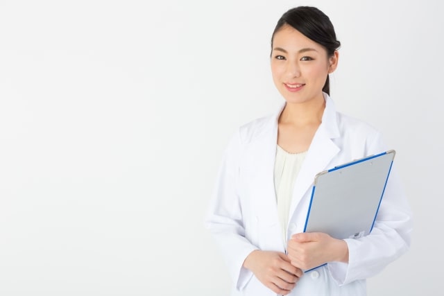 温水洗浄便座症候群を説明する女医