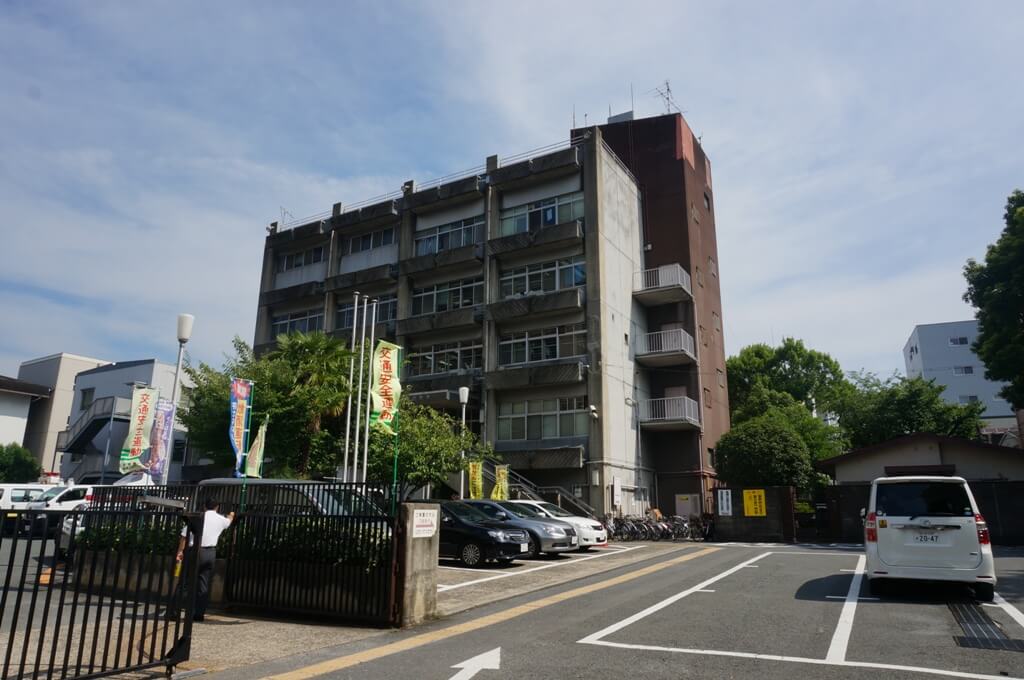 高槻警察署