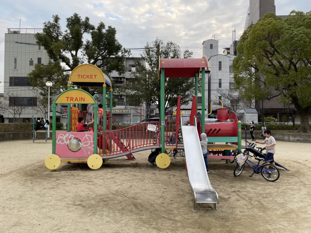 三ノ瀬公園すべり台