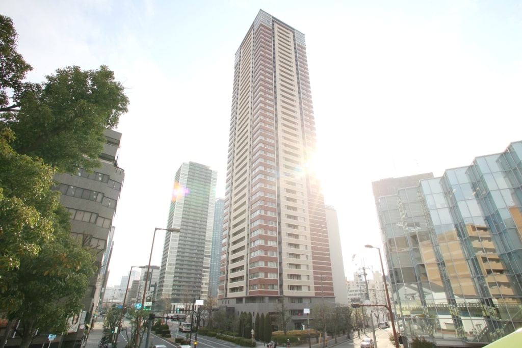 ローレルタワーサンクタス梅田の外観
